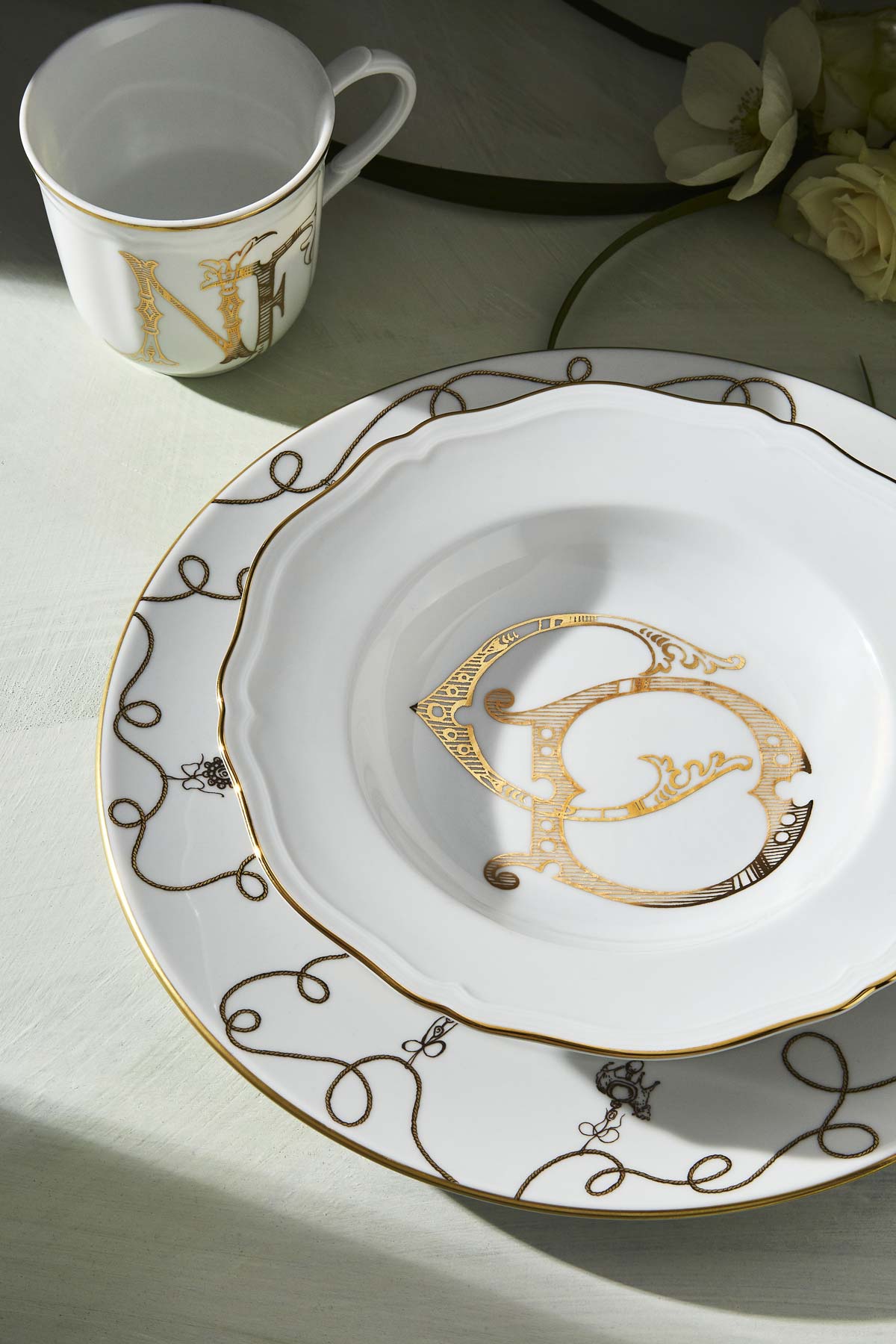 Corona Monogram, Richard Ginori