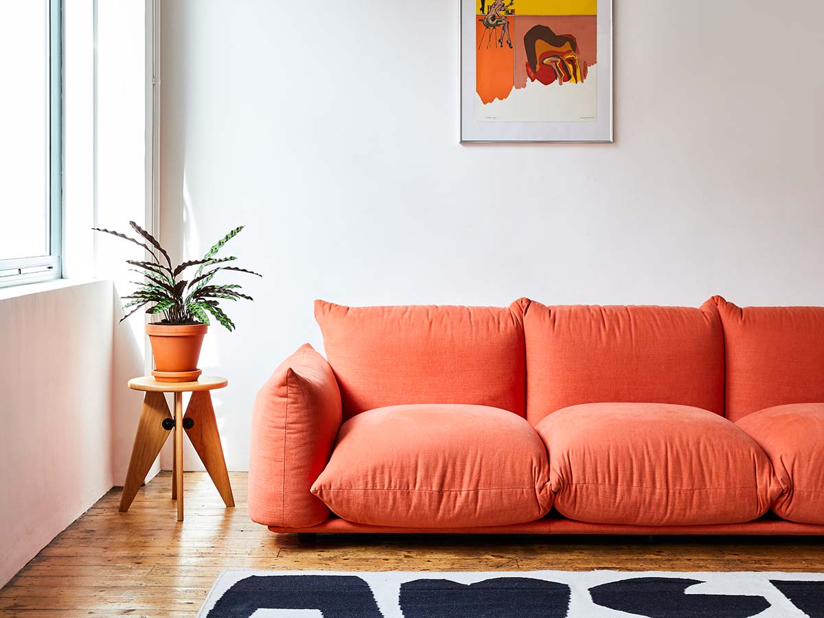 Meno minimalismo, più colore