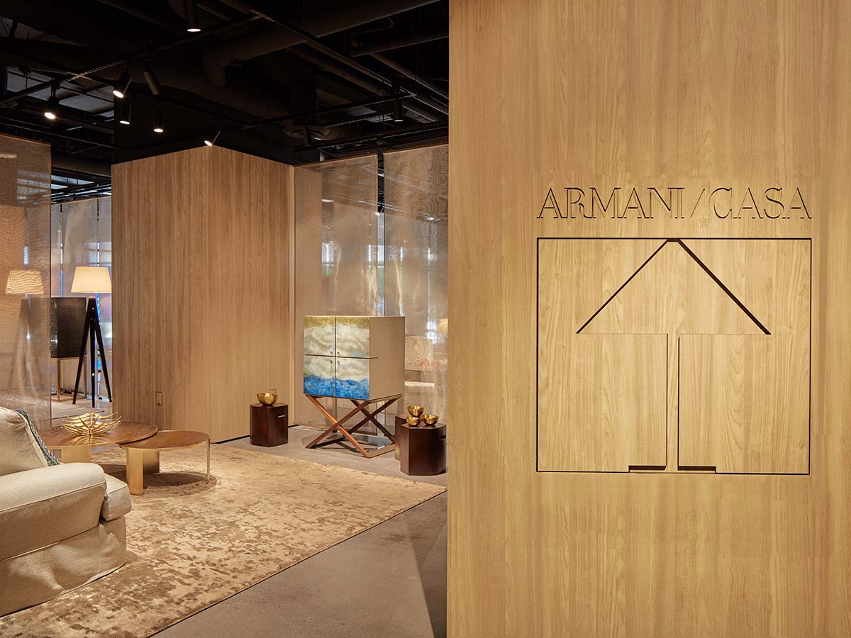 A come Armani e America