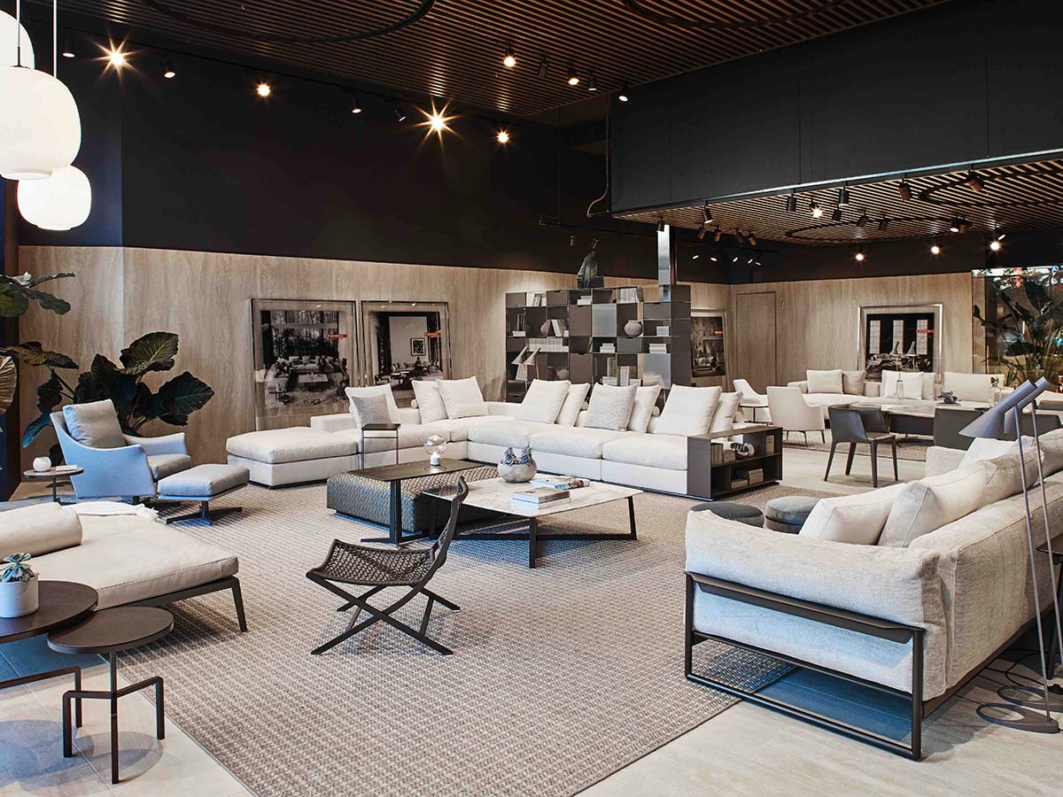 Gregory Herman porta Flexform in California
