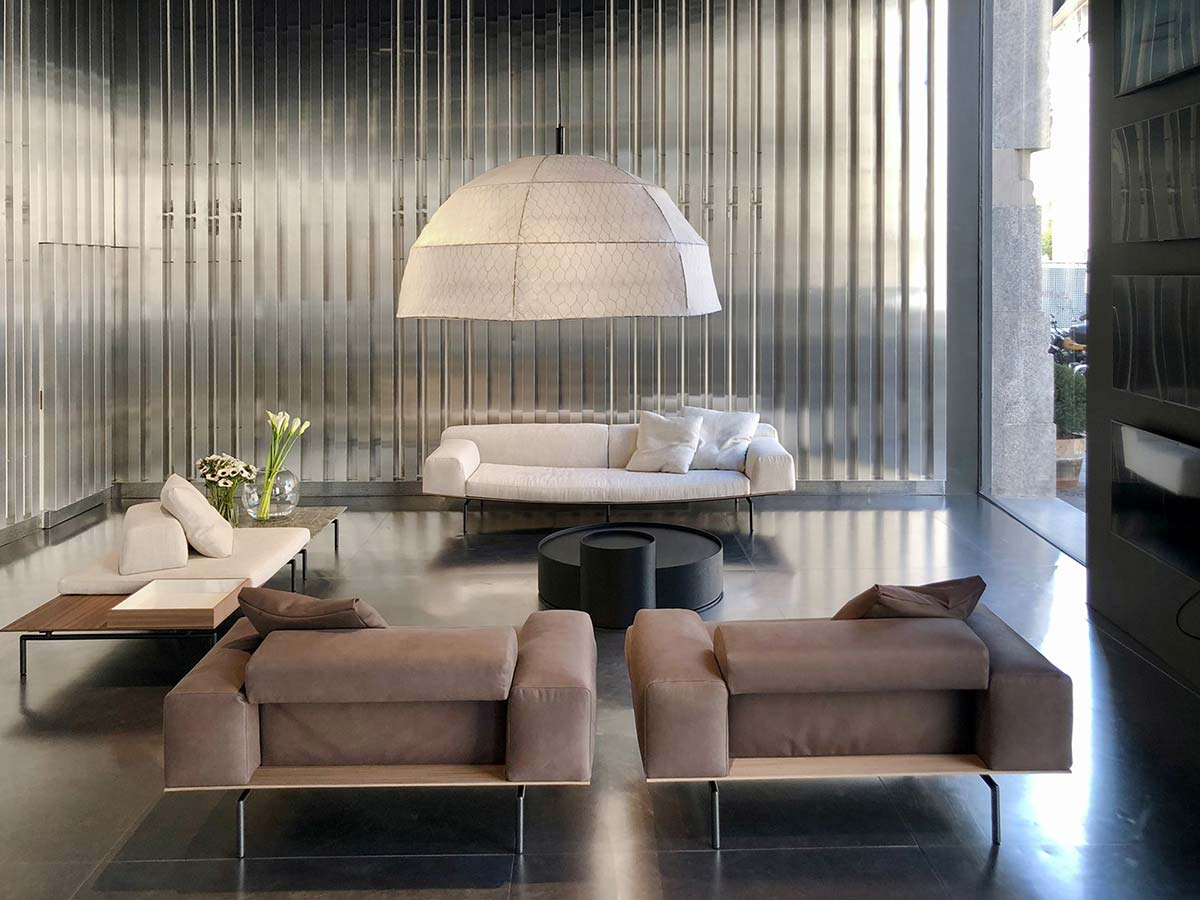 Nuova scenografia alla Living Divani Gallery