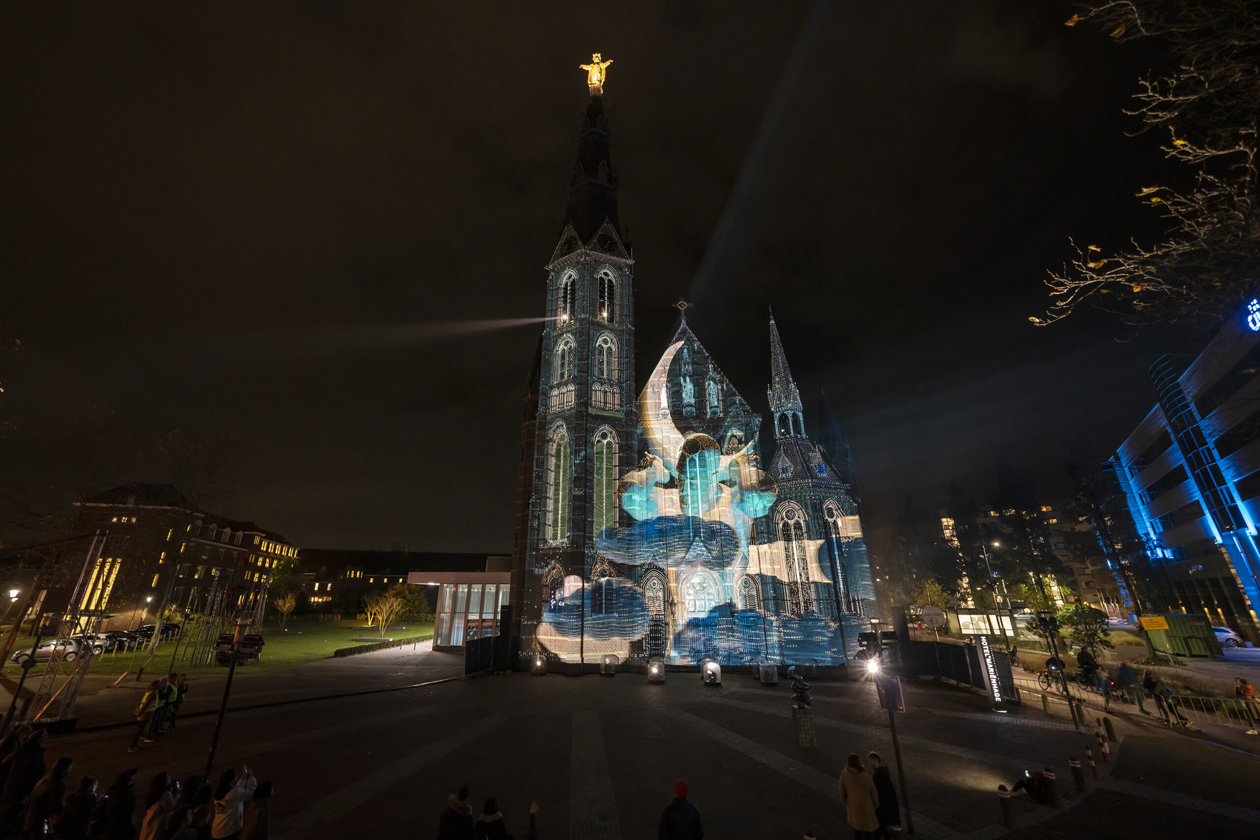 GLOW2021, DOMUS LUMA by YANN NGUEMA. Photo © Vincent van den Hoogen