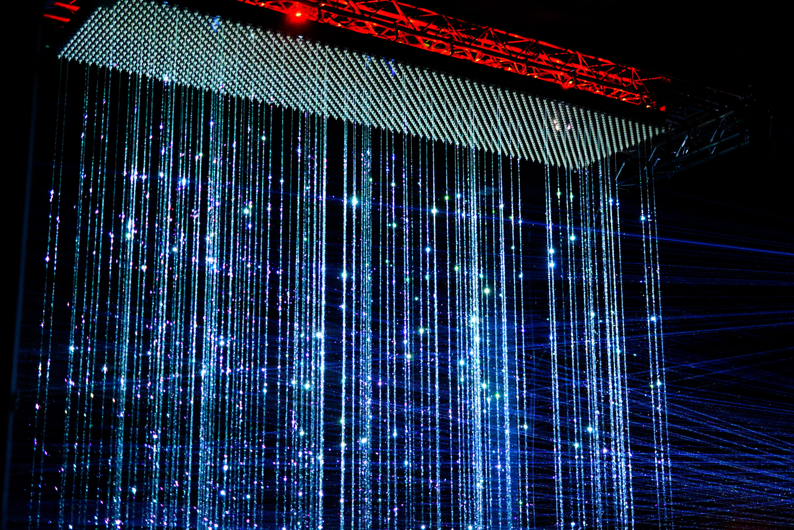 Glow 2021, Drop of Light door by Gijs van Bon. Photo © Bart van Overbeeke