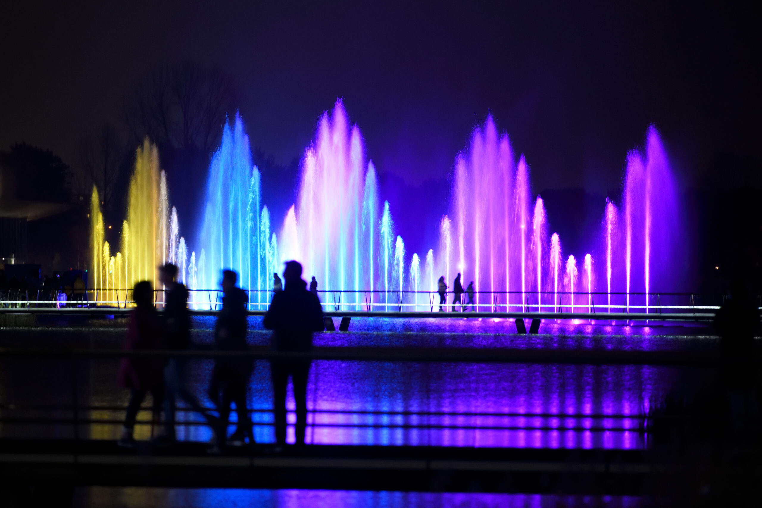 Glow 2021, Drop of Light door by Gijs van Bon. Photo © Bart van Overbeeke