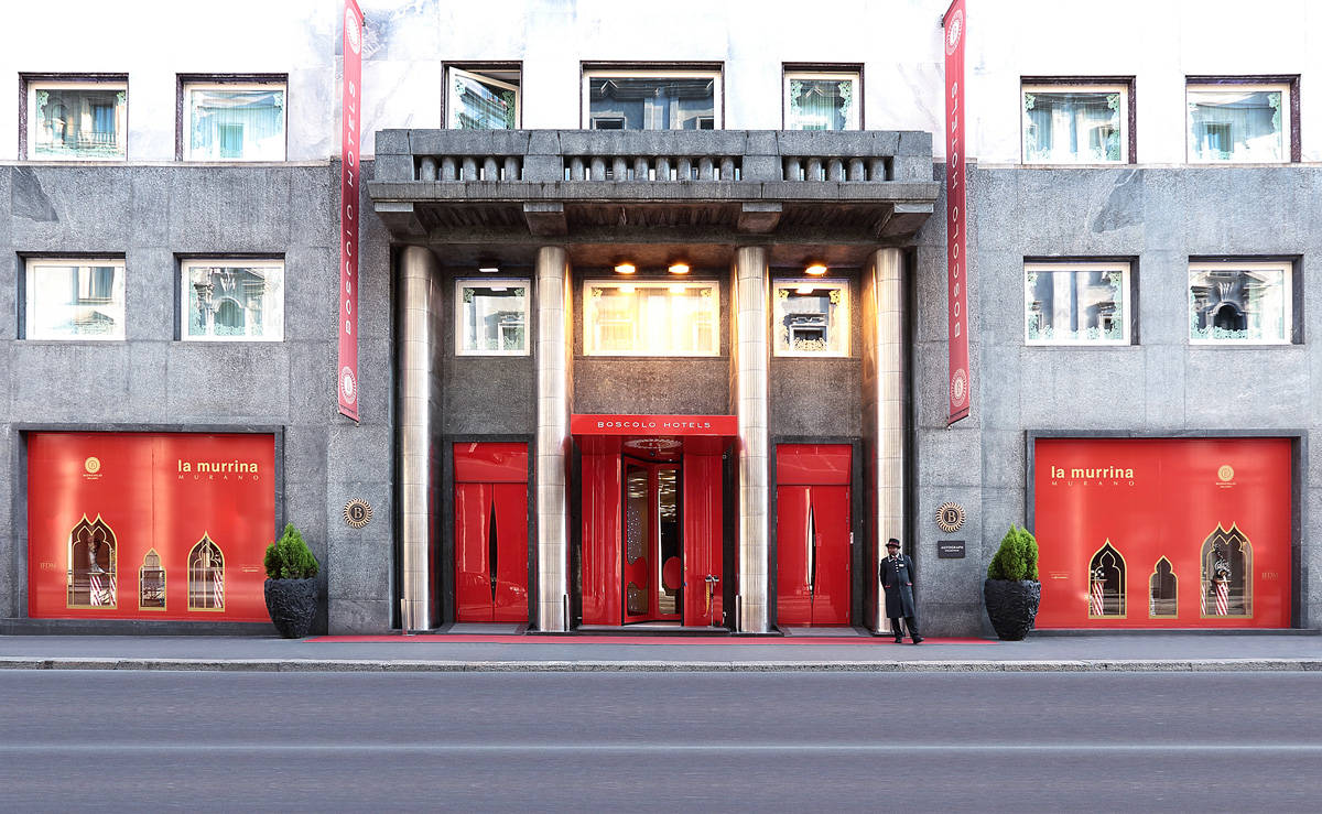 FuoriSalone. La Murrina  veste le vetrine del Boscolo Hotel