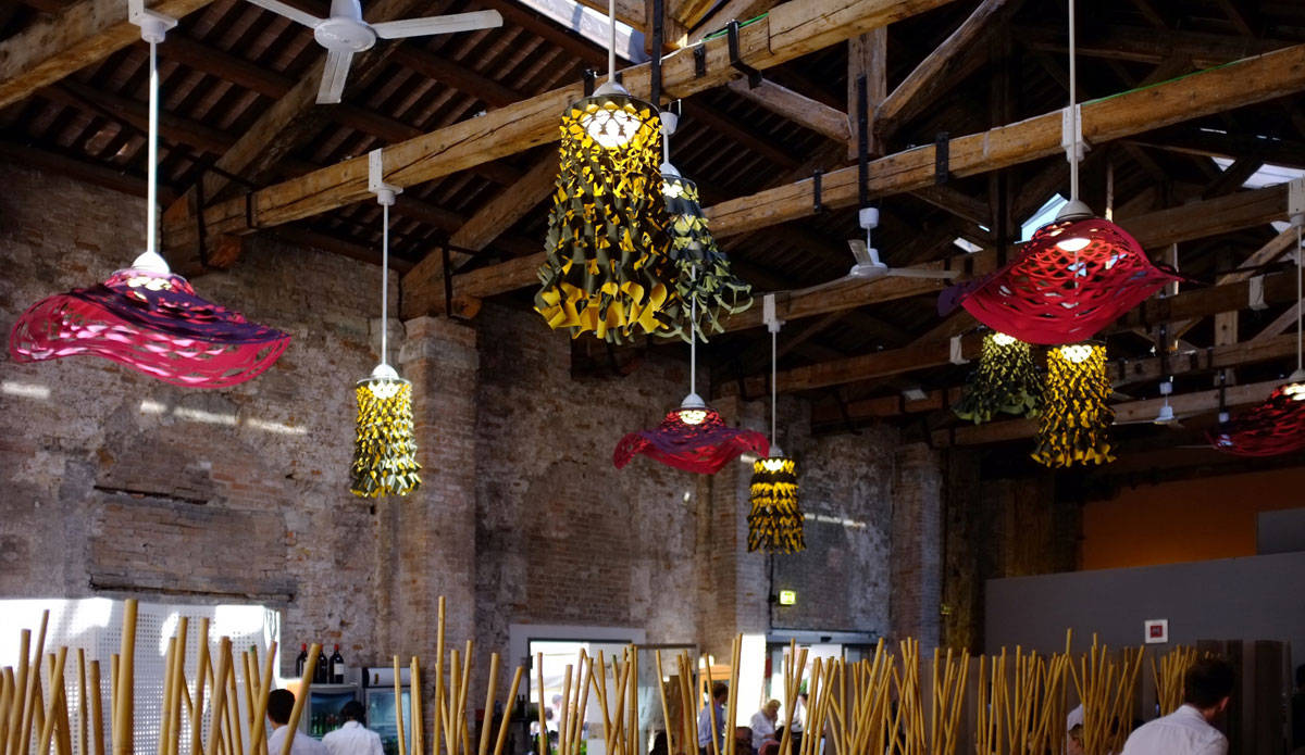 La Biennale brilla di luce Artemide