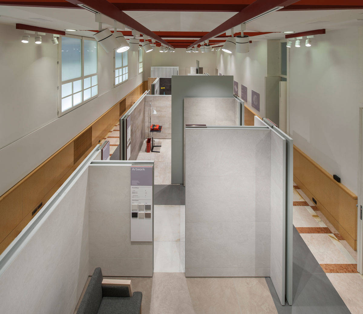 Refin si trasferisce da Sottsass