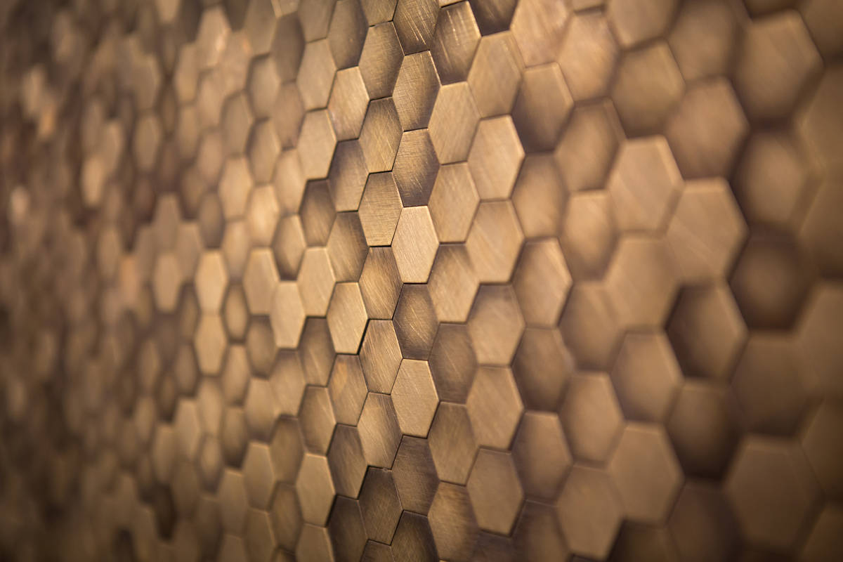 De Castelli surfaces: materia, tecnologia e design