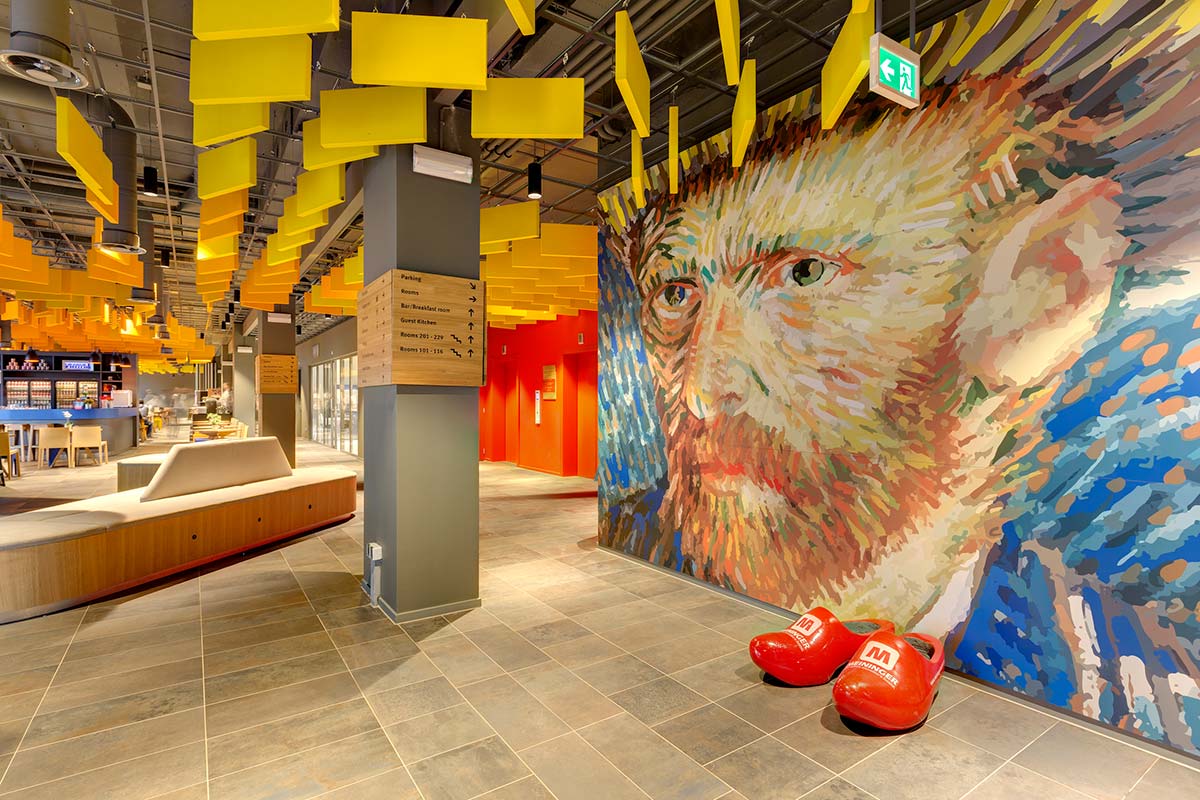 Una lobby per Van Gogh
