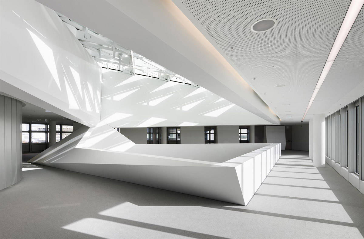 Geometrie pulite con la pietra acrilica HI-MACS