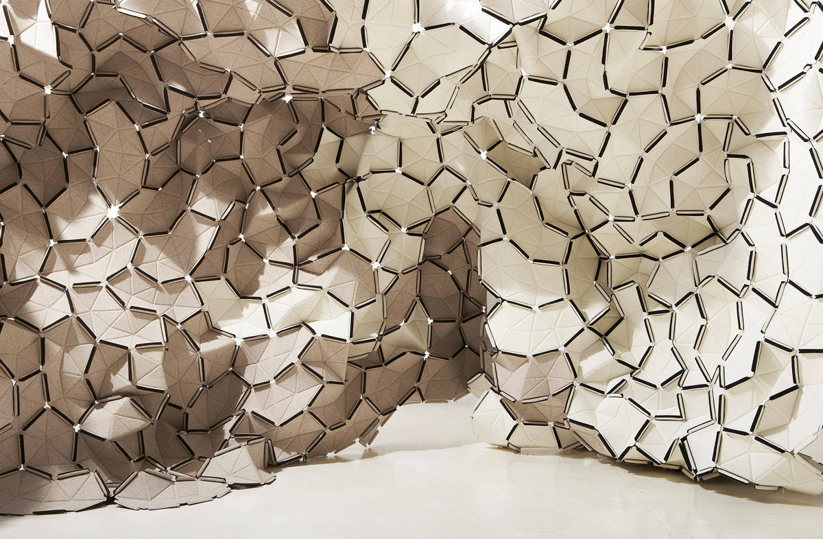 Clouds by Kvadrat e la libertà compositiva