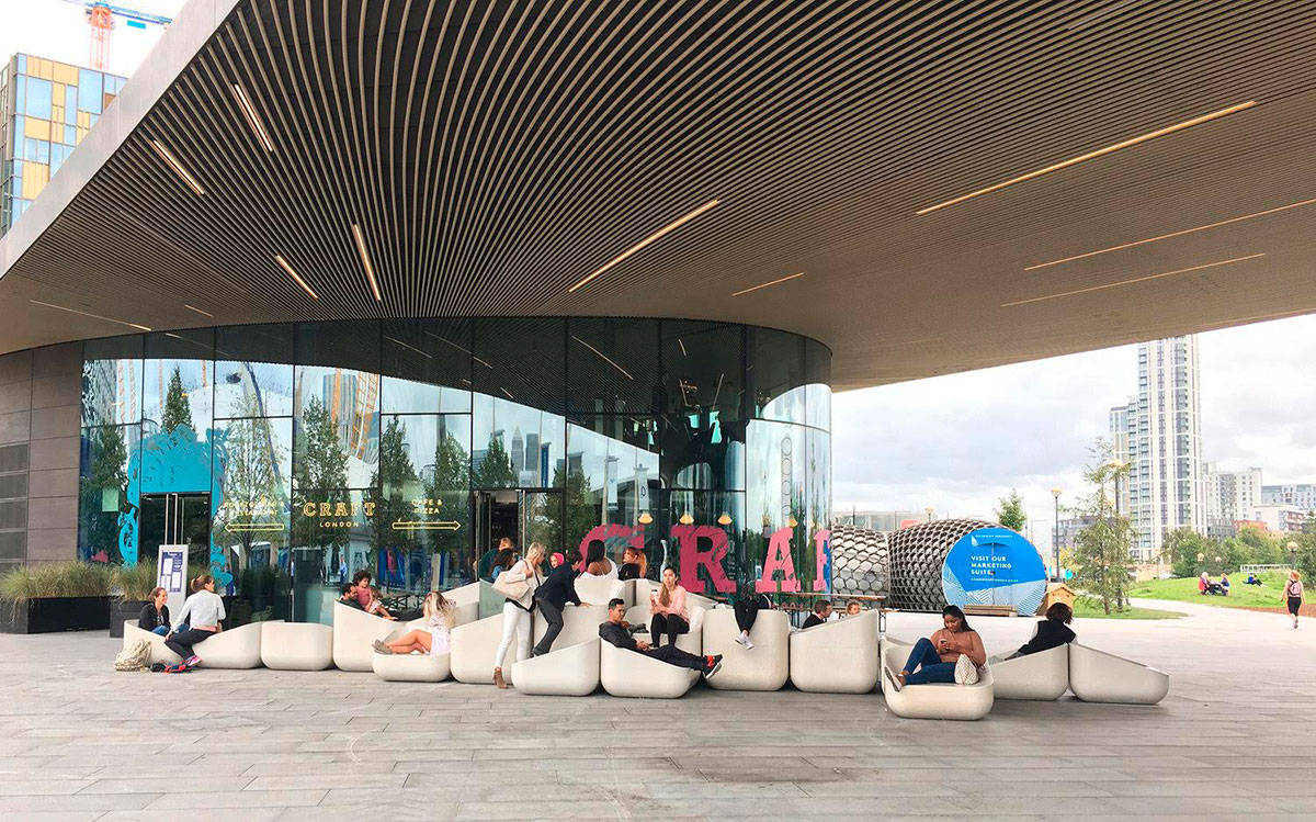 Steps, le sedute dei Raw-Edges per Londra