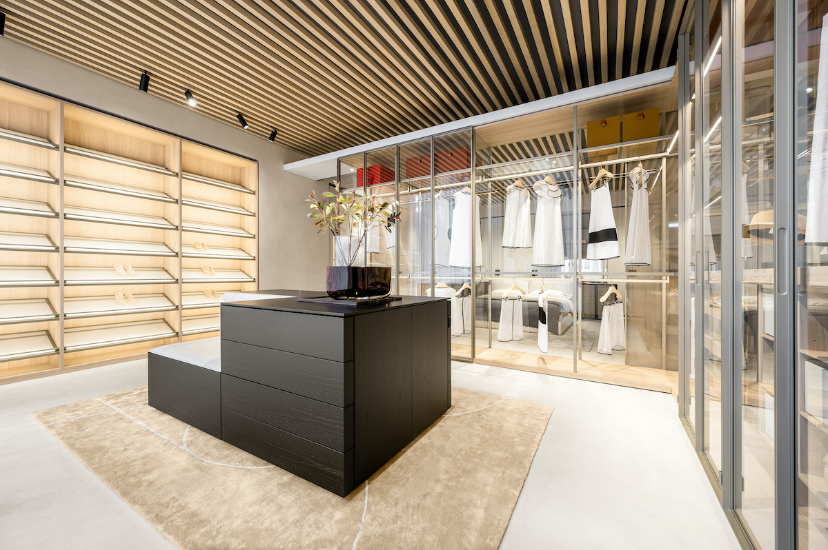 Porro, Chongqing flagship store 