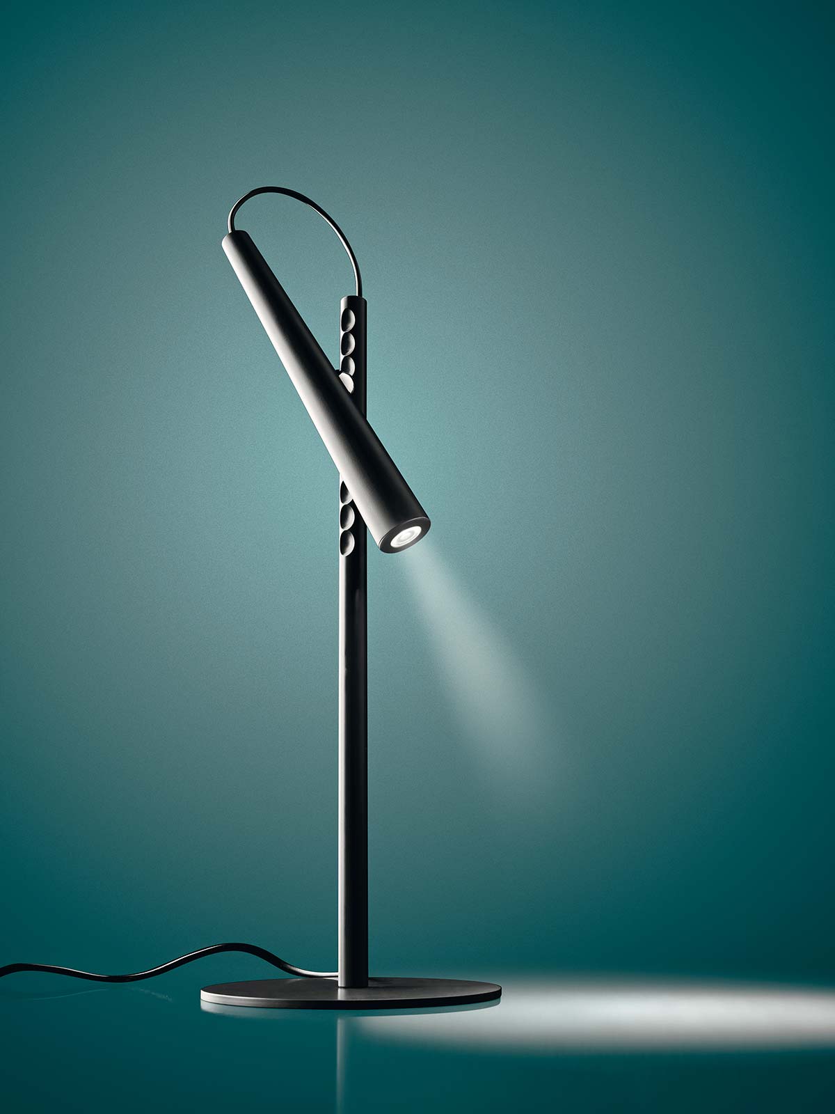 Magneto by Foscarini, Design Giulio Iachetti