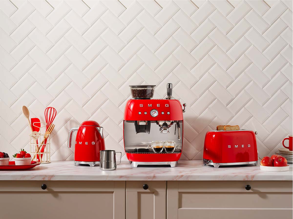 Coffee machine by Smeg