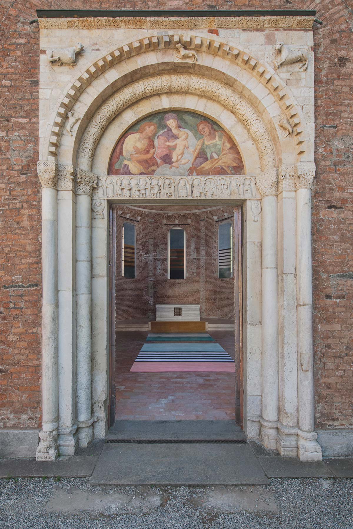Le Arcs by Charlotte Perriand for cc-tapis - San Celso, Milan - Photo © Alejandro Ramirez Orozco