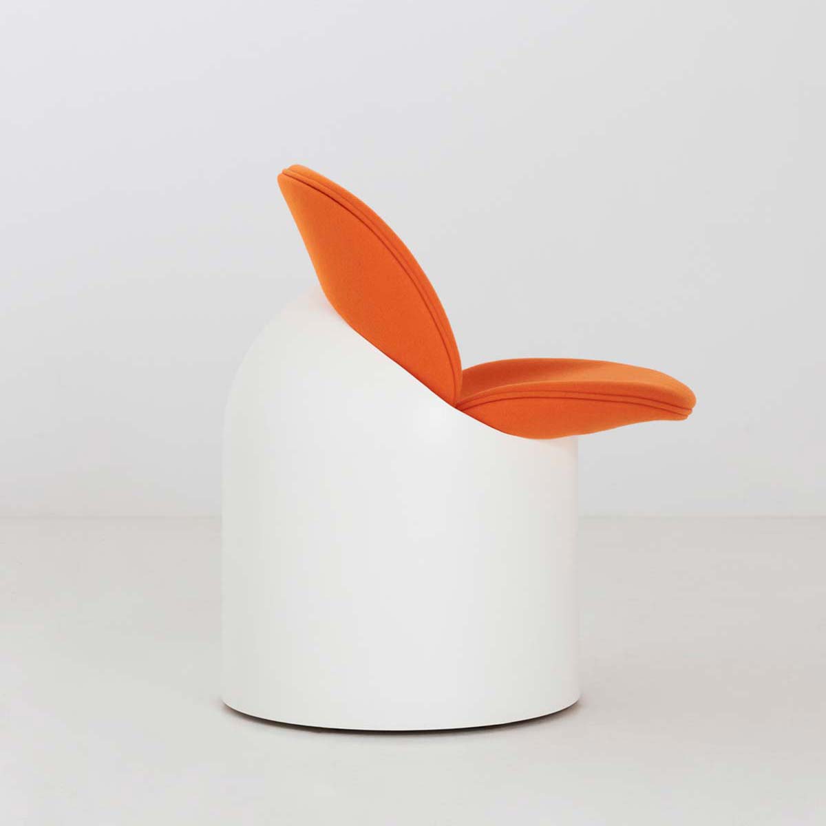 Oca Chair by Arthur Arbesser