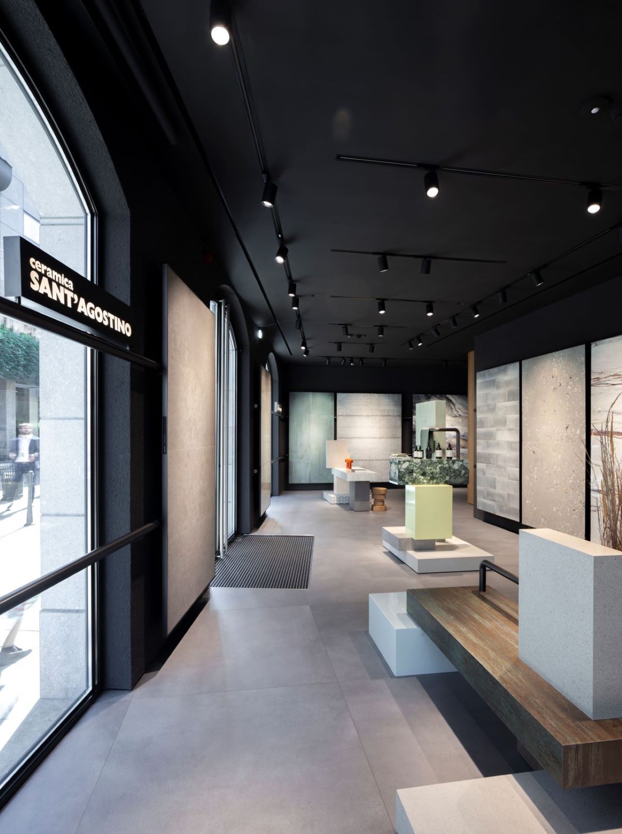 Ceramica Sant’Agostino showroom, design Calvi Brambilla Photo © Luca Cioci