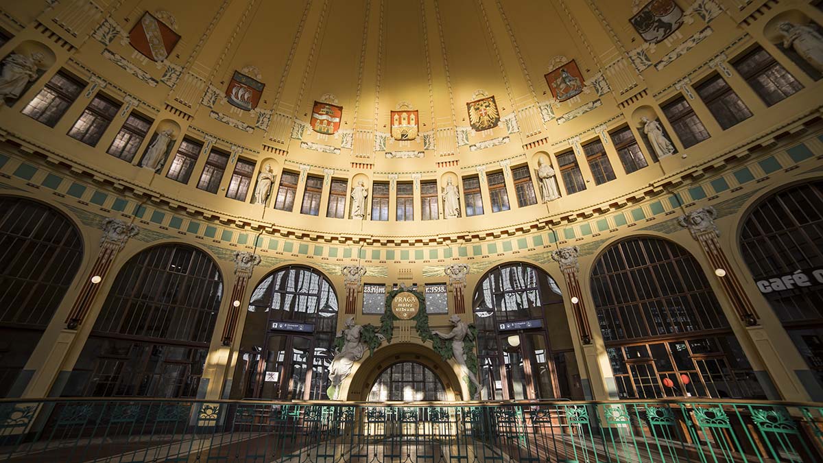 Fantova Kavárna, Main train station, Prague - Photo © OHudecek