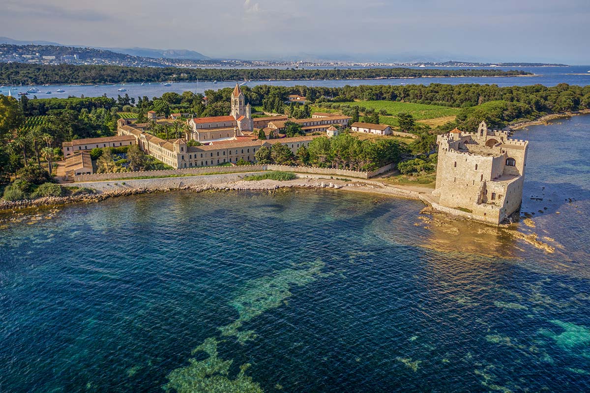 Île Saint-Honorat, Lérins Abbey, Cannes - Photo © Giovanni Callea