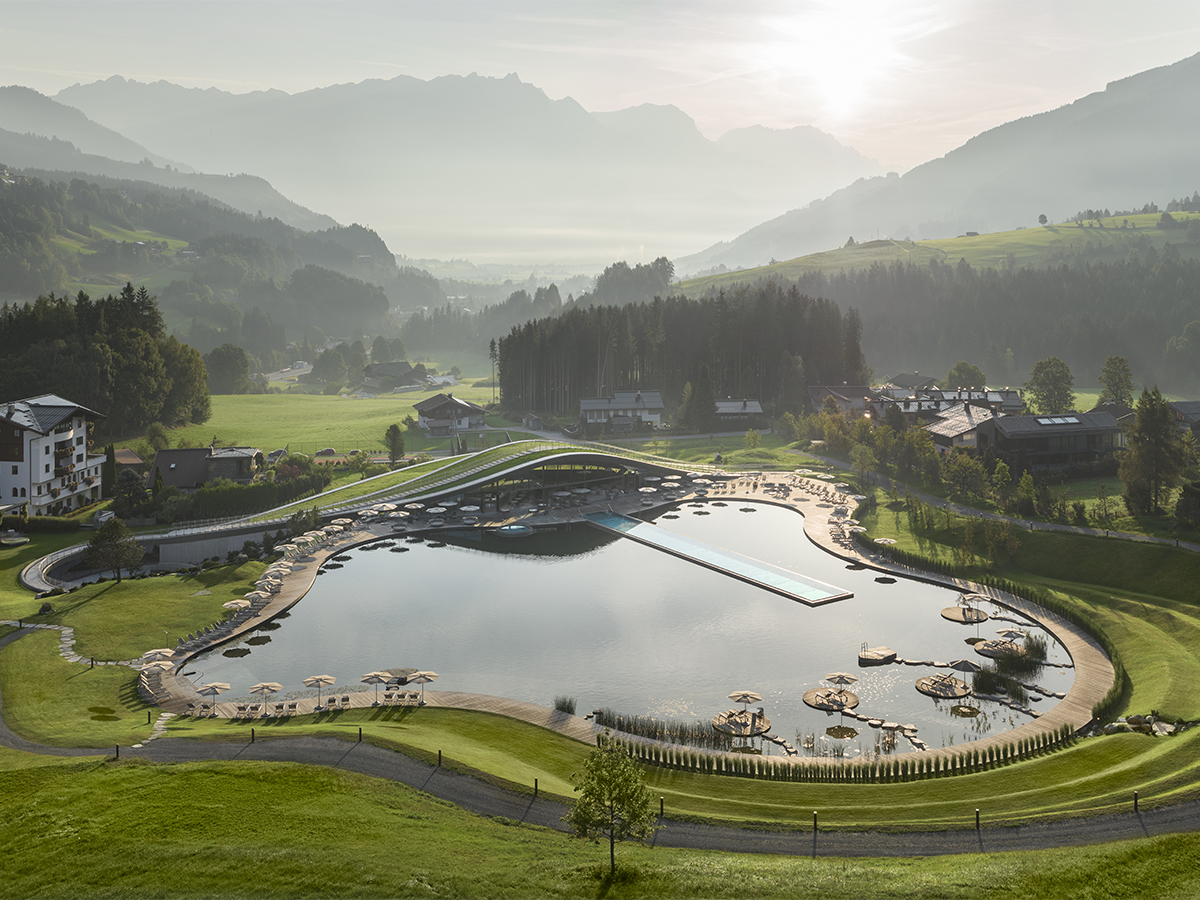 Land art di benessere tra acqua e montagna