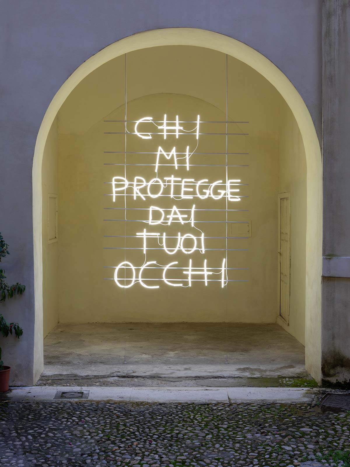 Marcello Maloberti, Chi mi protegge dai tuoi occhi, 2023 