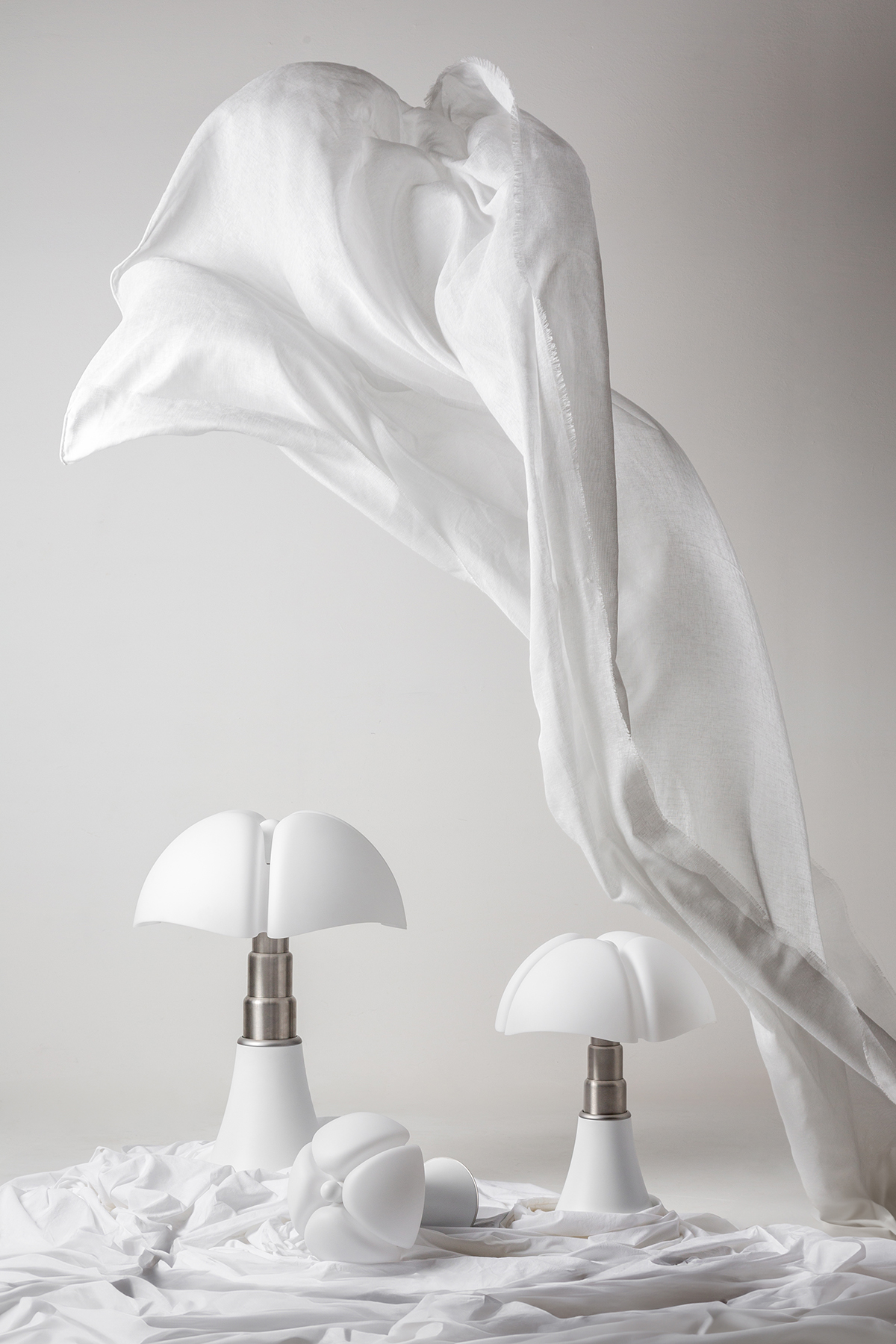 Pipistrello by Martinelli Luce, design Gae Aulenti - Photo © Diego Laurino, Style Paolo Dovichi