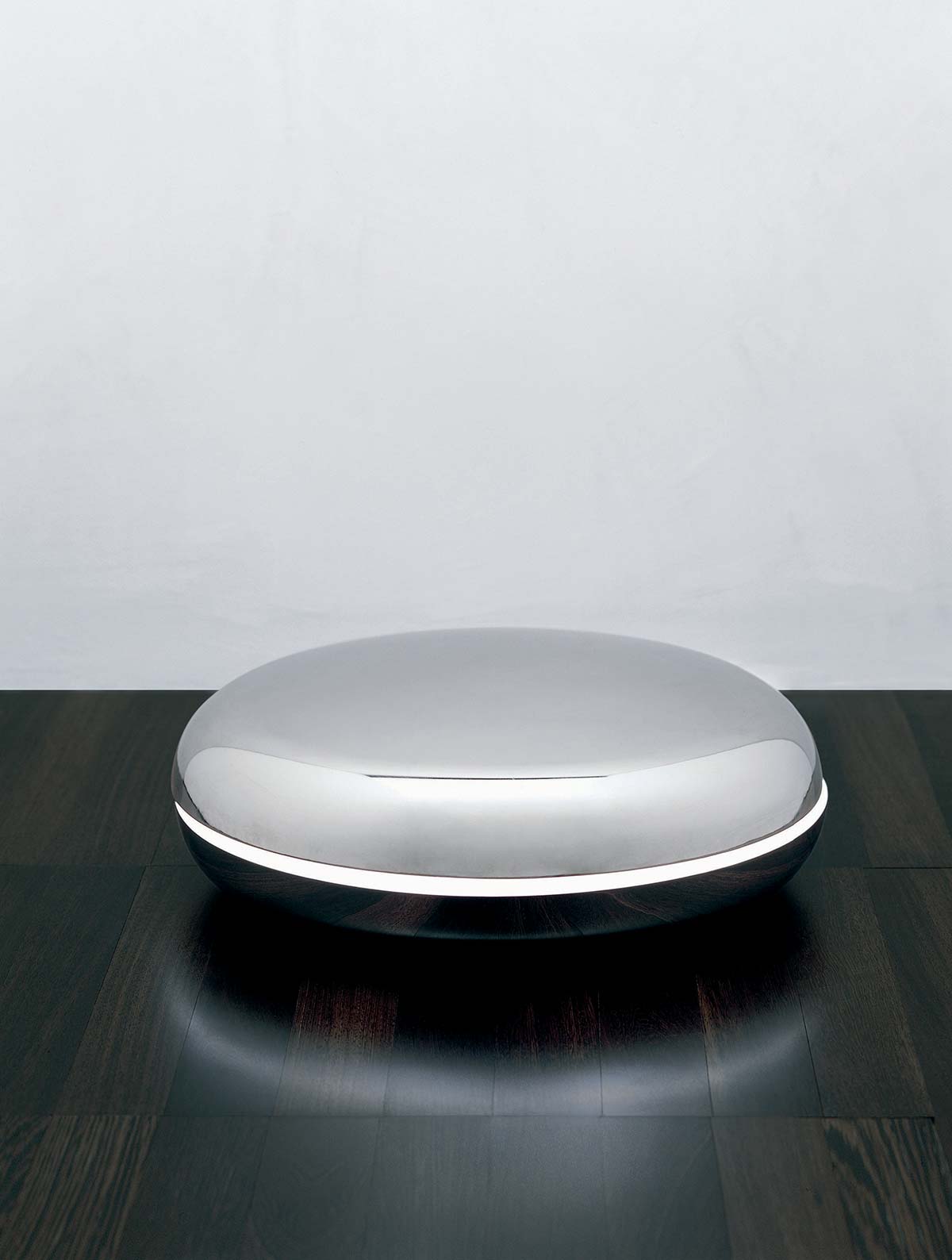 Loop by Fontana Arte, design Voon Wong & Benson Saw