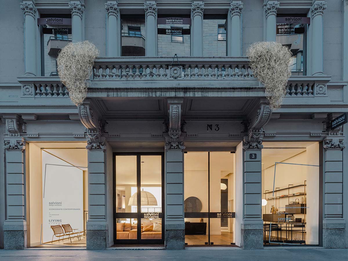 Scenografie contemporanee per Living Divani a Milano