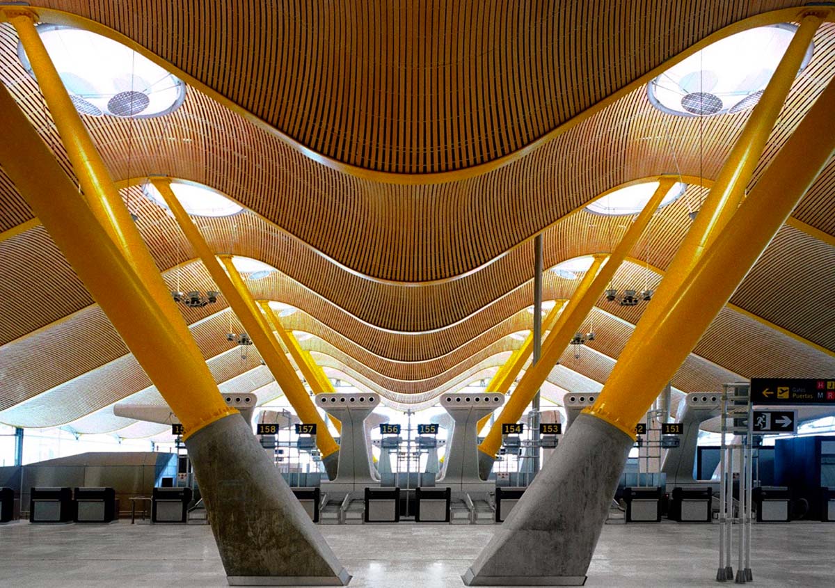Il Terminal 4 dell’aeroporto Madrid-Barajas, progettato da Estudio Lamela & Rogers Stirk Harbour + Partners nel 2005