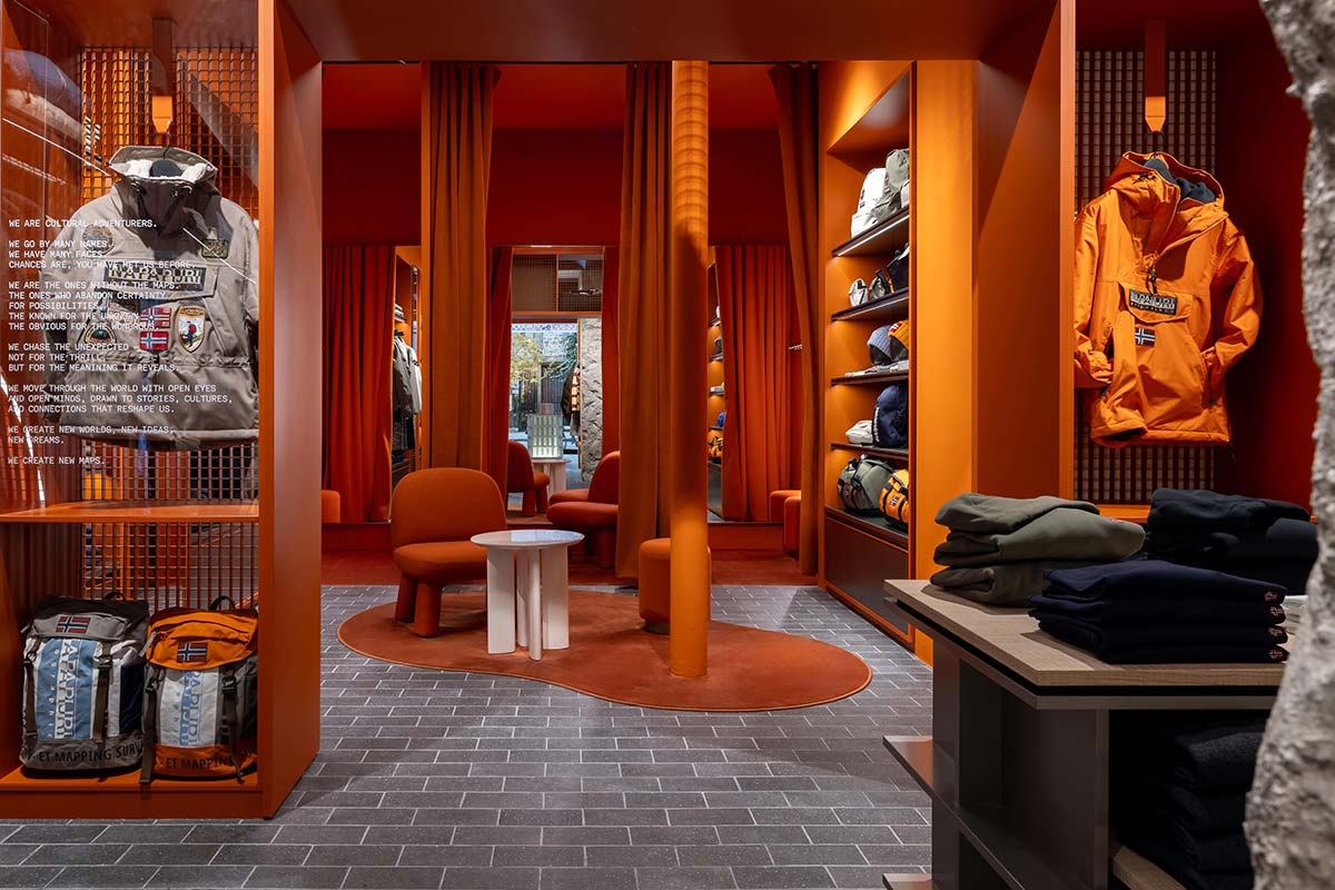 Napapijri store Parigi - Photo © Paolo Valentini