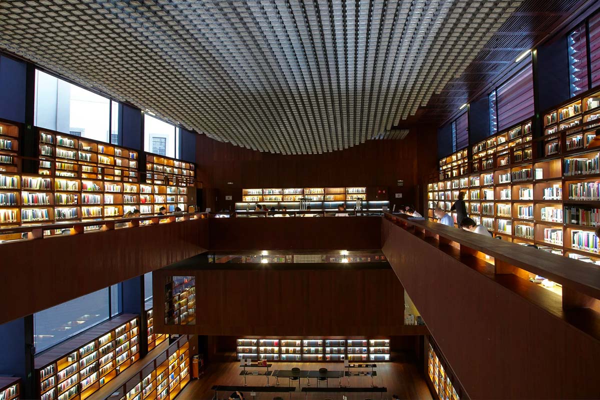 Vista dell’interno della Biblioteca e Centro di Documentazione, Museo Reina Sofía