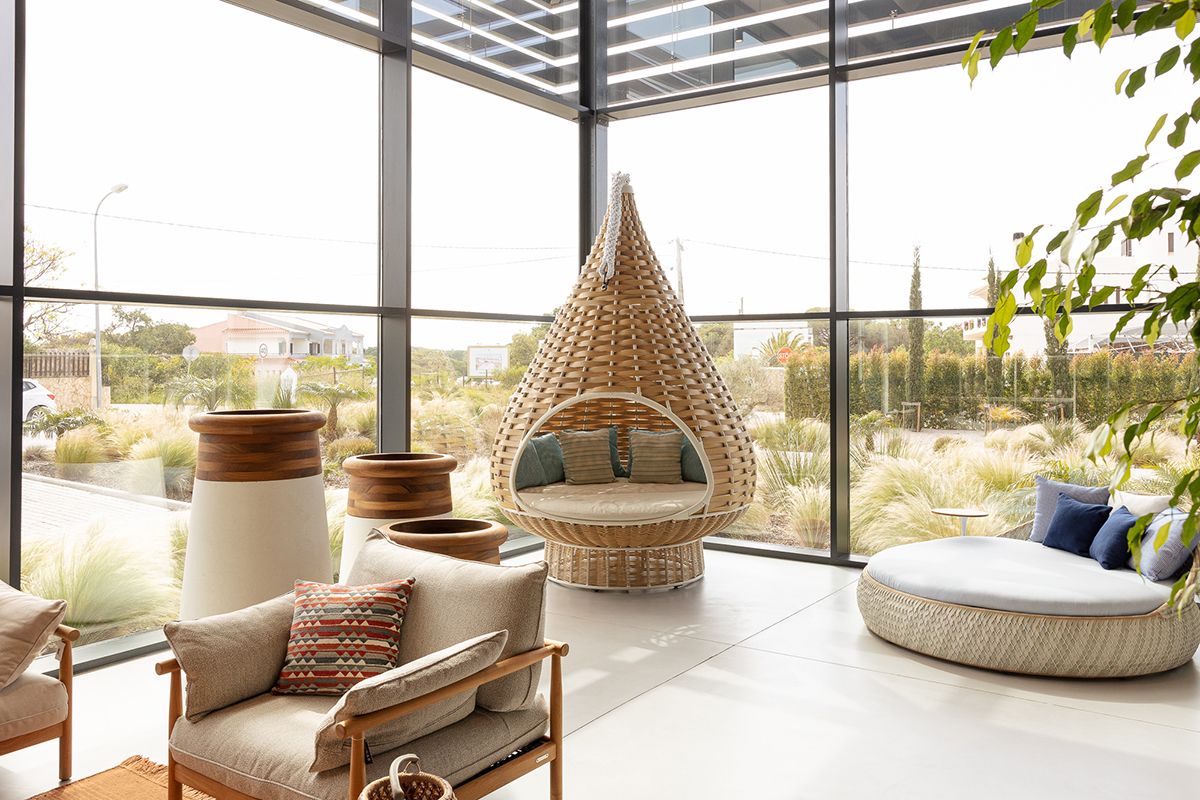 Nestrest by Dedon, design Fred Frety & Daniel Pouzet