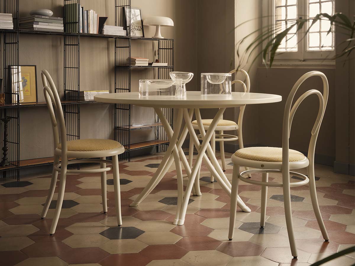 n. 14 by Gebrüder Thonet, design Michael Thonet